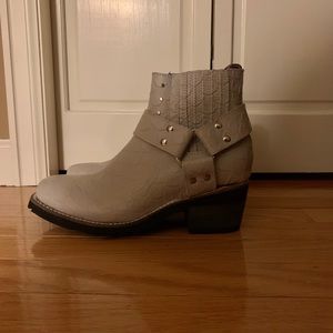 Brand New! Freebird by Steve Madden